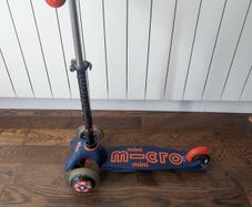 Mini Micro Deluxe Scooter - Navy