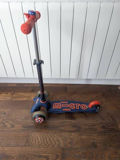 Mini Micro Deluxe Scooter - Navy
