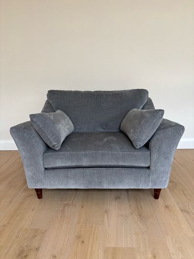 Chair - Snuggle Chair