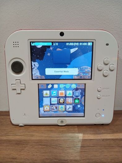 Nintendo 2ds Red and White