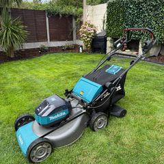 Makita 53cm Self-Propelled Twin 18V Brushless Lawn Mower + Lawn Striper