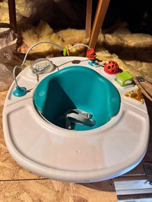 Summer infant feeding seat
