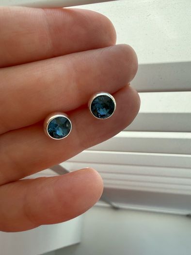 earrings pleated blue