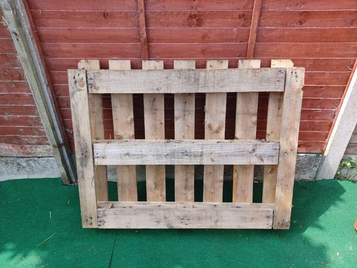 Wooden pallet free. Sturdy