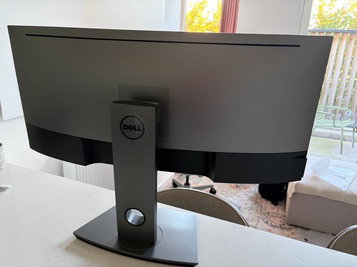 Dell ultrawide 34 inches Curved Monitor