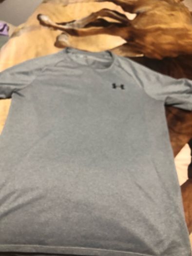 Mens under armour top size S