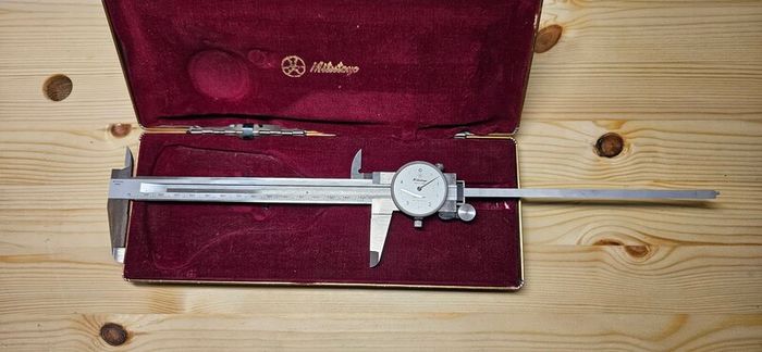Mitutoyo 505-633 metric dial caliper
