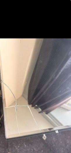 glass unit with 3 drawers