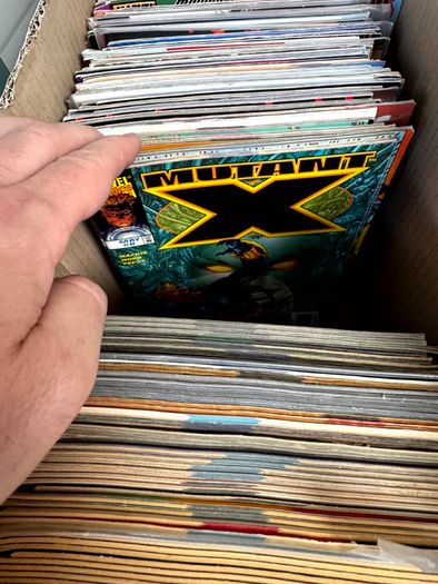 Marvel & DC Long Comic Box w 300 comics for Sale