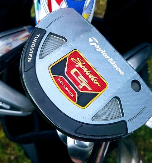 Set of Taylormade Clubs