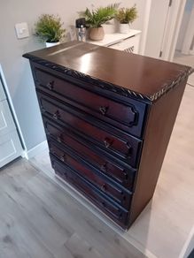 chest of drawers