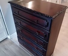chest of drawers