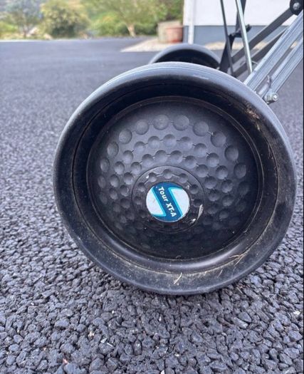golf bag with trolly