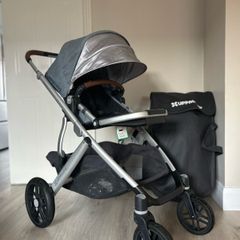 Uppababy Vista 2 with carrycot, newborn insert and universal footmuff fleace