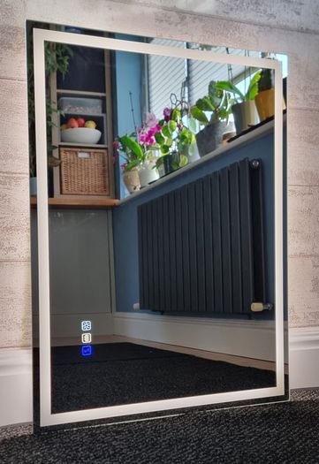 LED Bathroom Mirror Demister Bluetooth Speakers 80x60cm Touch Switch Bright Light Memory Function