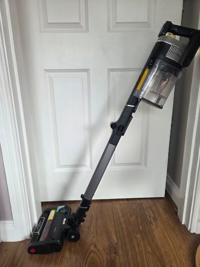 Shark Cordless vacuum cleaner