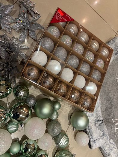 Christmas tree decorations