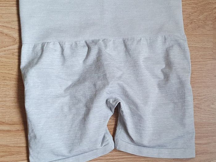 New - Size Small - A Pair of Grey Workout Shorts -