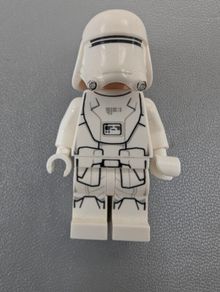 100% lego Star Wars First Order Snowtrooper