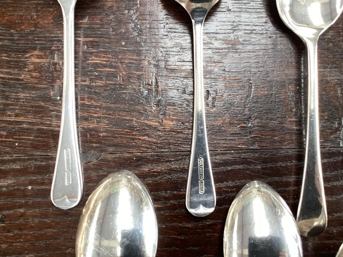 Set of 8 Vintage Silver Plated Dessert Spoons Old English Pattern