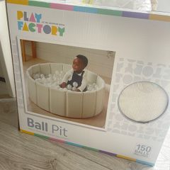 kids ball pit