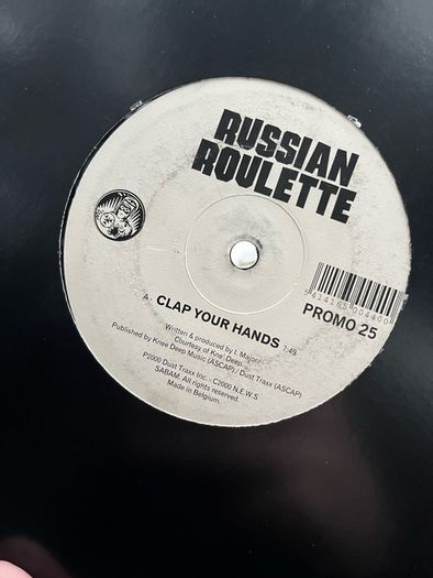 10e each Techno 12" vinyl