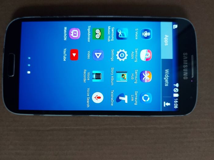 Samsung Galaxy S4, Model GT-19406, 16GB, working great and in excellent condition