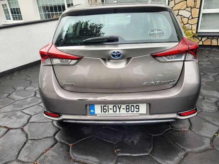 Toyota Auris Hybird automatic