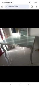 Dinning room table and chairs