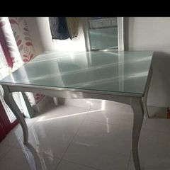 Dinning room table and chairs