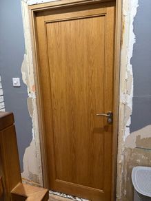 4 oak shaker doors . Frames and handles