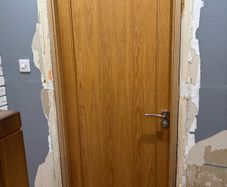 4 oak shaker doors . Frames and handles