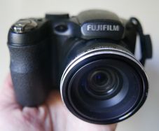 Fujifilm FinePix S2950 14MP Digital Bridge Camera