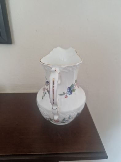 Aynsley pembroke jug