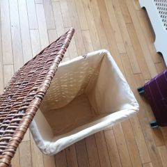 Medium Size Woven Wicker Laundry Basket with Lid