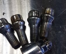 wheel locking bolts