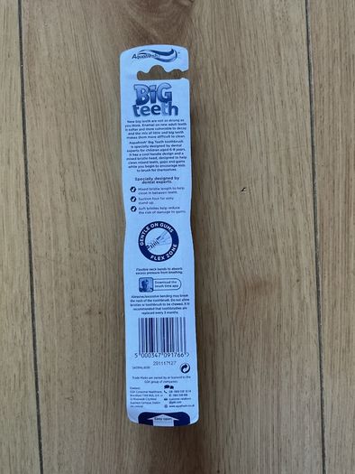 Kids Aquafresh Toothbrush 6-8years Brand New