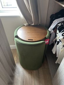 Make up table