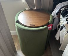 Make up table