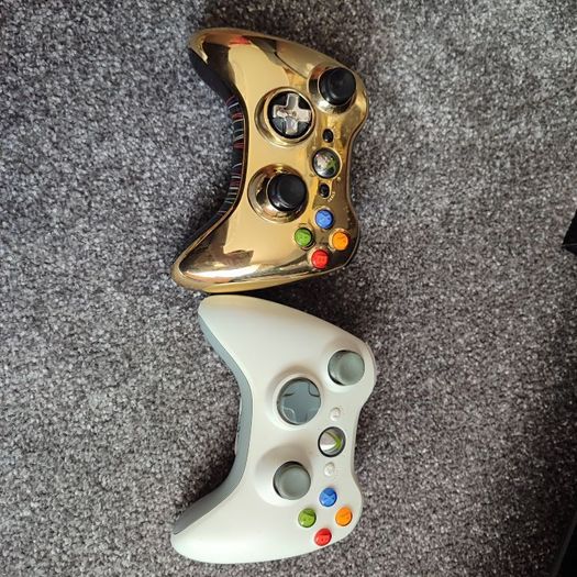 xbox 360 + kinnect + 2 controllers + games