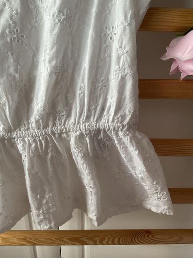 top Bnwt Stradivarius white broderie Anglaise size large summer top