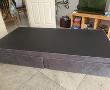 Never used brand new single Divan bed.