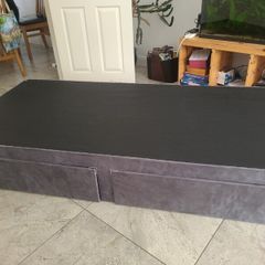 Never used brand new single Divan bed.
