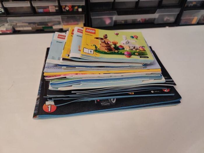 Lego Instruction Books in very good condition. Technic, City, Ninjago
