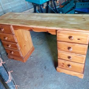 Pine desk