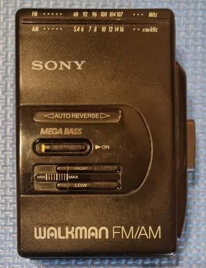 Sony Walkman WM-F2065 AM/FM Cassette Player Auto Reverse Mega Bass Tested, full working.