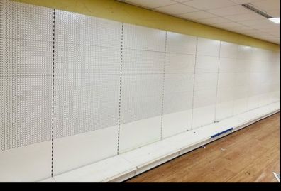 10 Metre / 30ft Pegboard Shop Display Shelving Unit