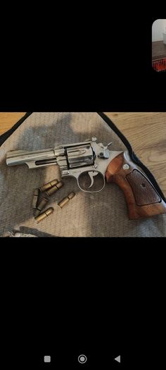 highly collectable Kokusai Smith & Wesson Combat Magnum .357. 1970s plug fire cap gun(film prop)