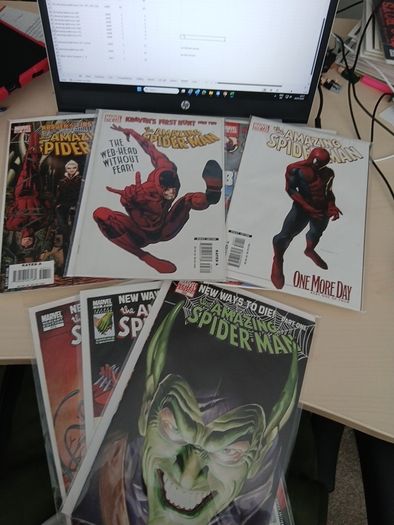 7 x Amazing Spiderman comics