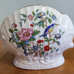 Aynsley England Pembroke Fine Bone China 5" x 4 1/4" Large Shell Shaped Vase EXC